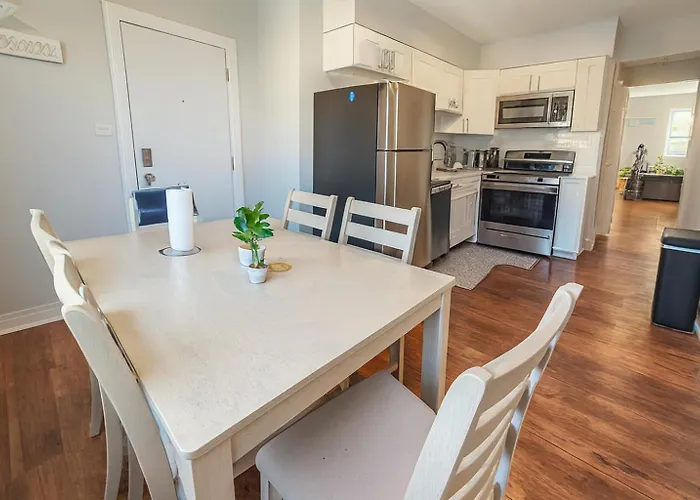 2br Private Near Airport&cafés